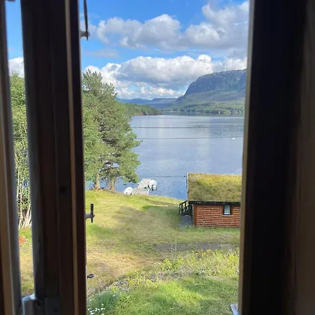 Ved Sjoen Med Batutleige Kvalsvik